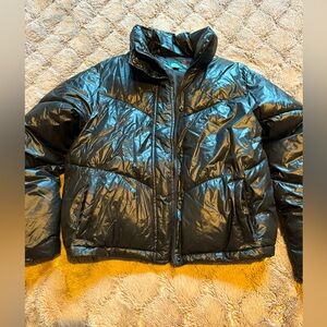 Junior’s/ women Black puffer coat size medium